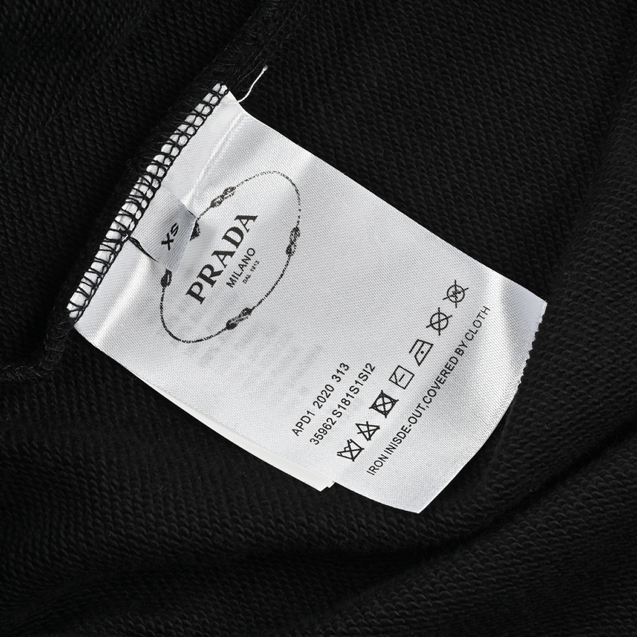 Prada Triangle Letter Logo Printed Shorts (7) - www.newkick.vip